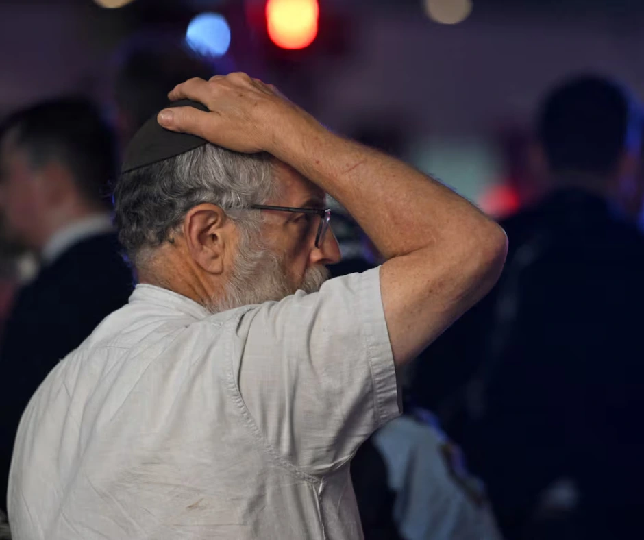 Australia’s Bondi Beach Tragedy: The Deadly Father-Son Attack at a Jewish Festival (photo 2)