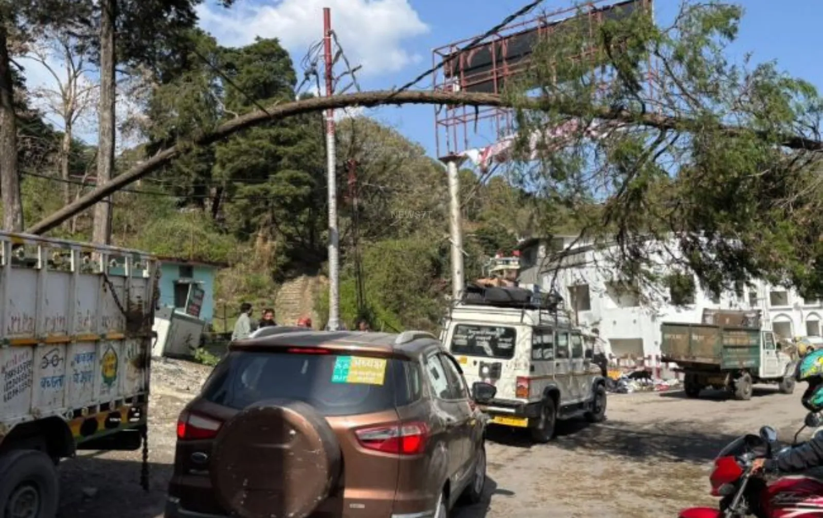 Nainital Electricity Crisis Deepens After LPG Shortage: 80,000 Residents Struggle Amid Severe Power Cuts (photo 4)