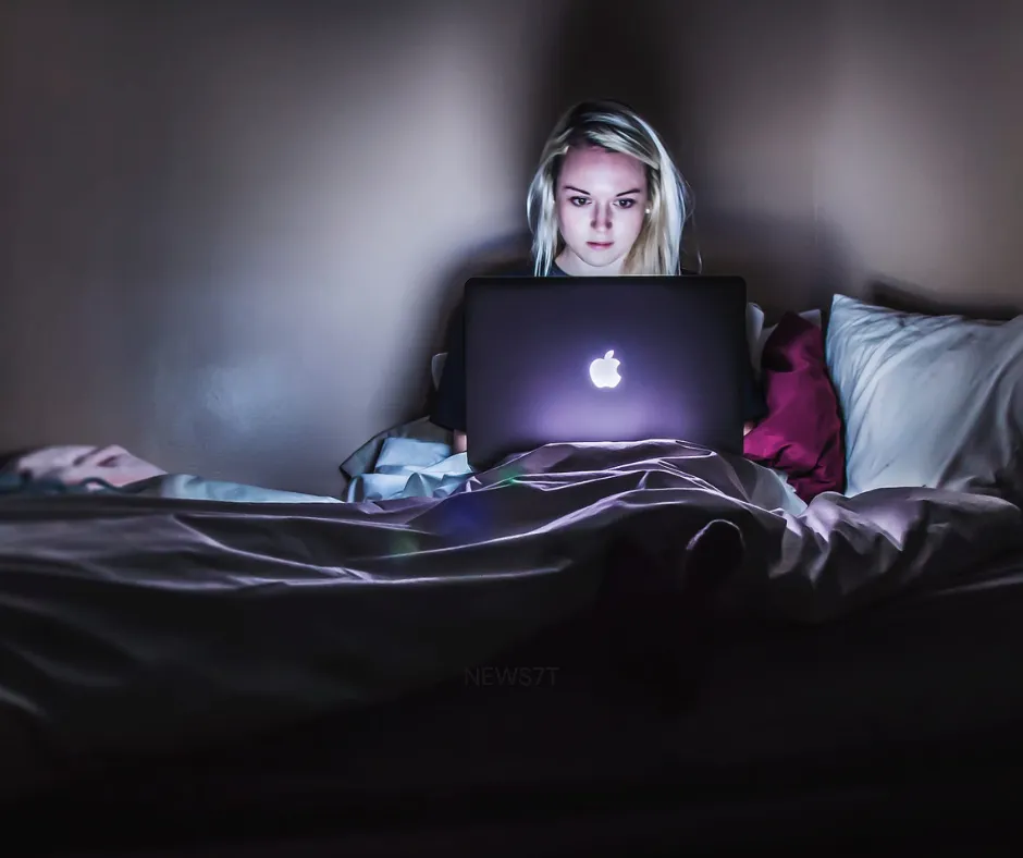 Late-Night Shopping: How Sleep Deprivation Drives Impulse Buys (photo 3)