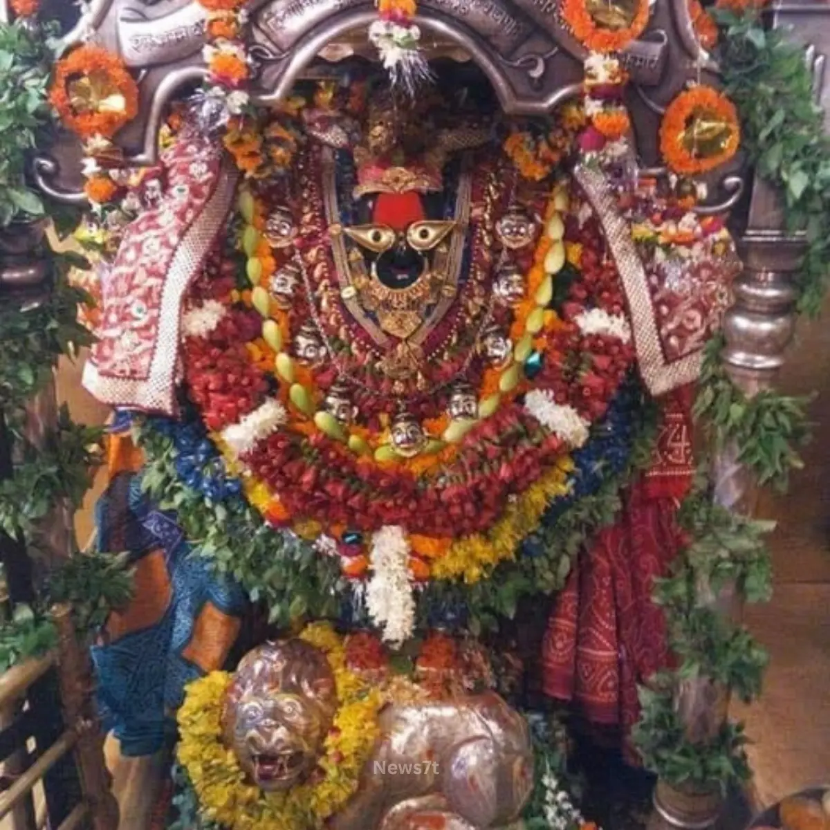 Maa Vindhyavasini Temple Navratri crowd 