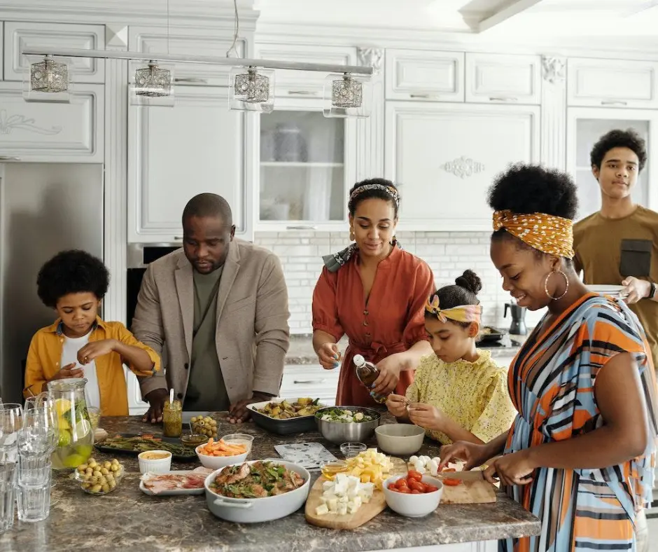 Family Traditions: 7 Powerful & Meaningful Family Traditions That Strengthen Bonds (photo 3)