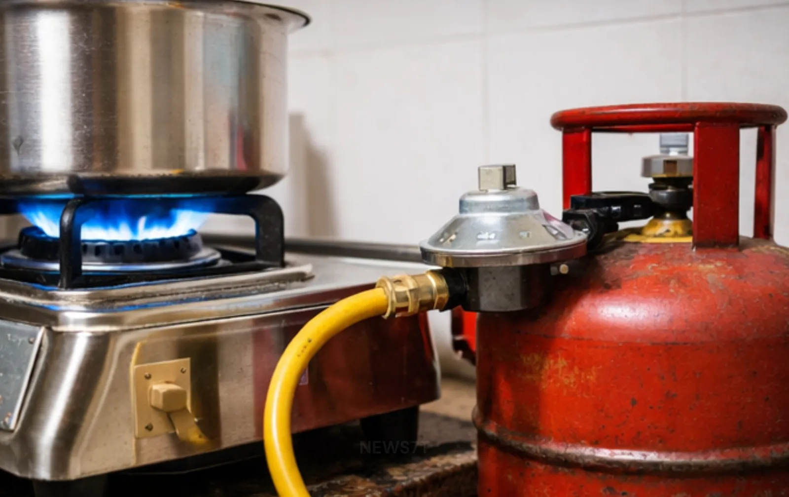 LPG Gas Cylinder: Safe Booking Process, Important Delhi Rules, and Dangerous Godown Purchase Reality (photo 3)