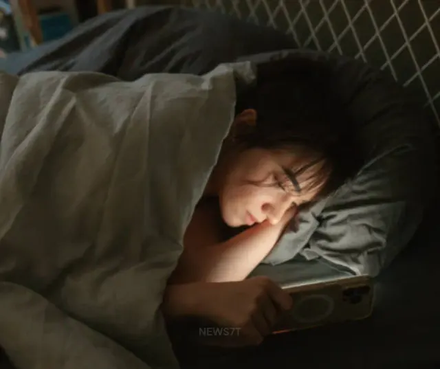 Women and Late-Night Social Media: Alarming Effects on Sleep, Stress & Health