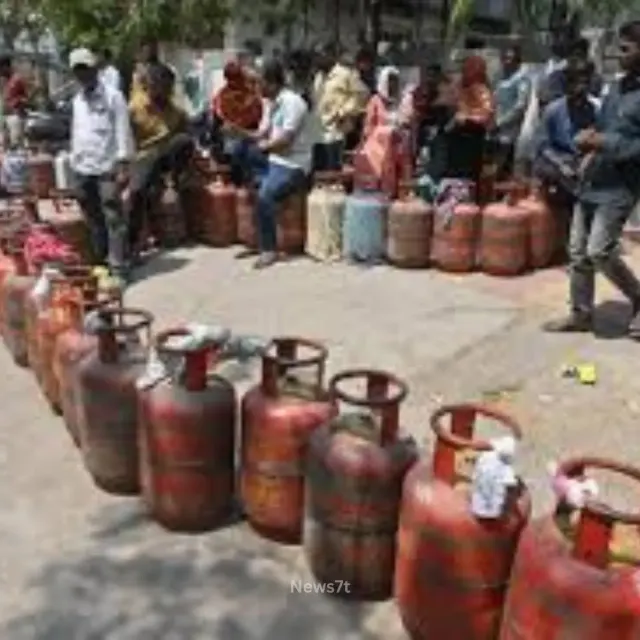 Fuel Shortage Rumors in Uttar Pradesh: Yogi Adityanath Gives Strong Warning to Hoarders